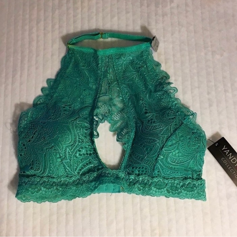 ✨🧚🏻♂️Yandy Lace Halter Bralette🧚🏻♂️✨